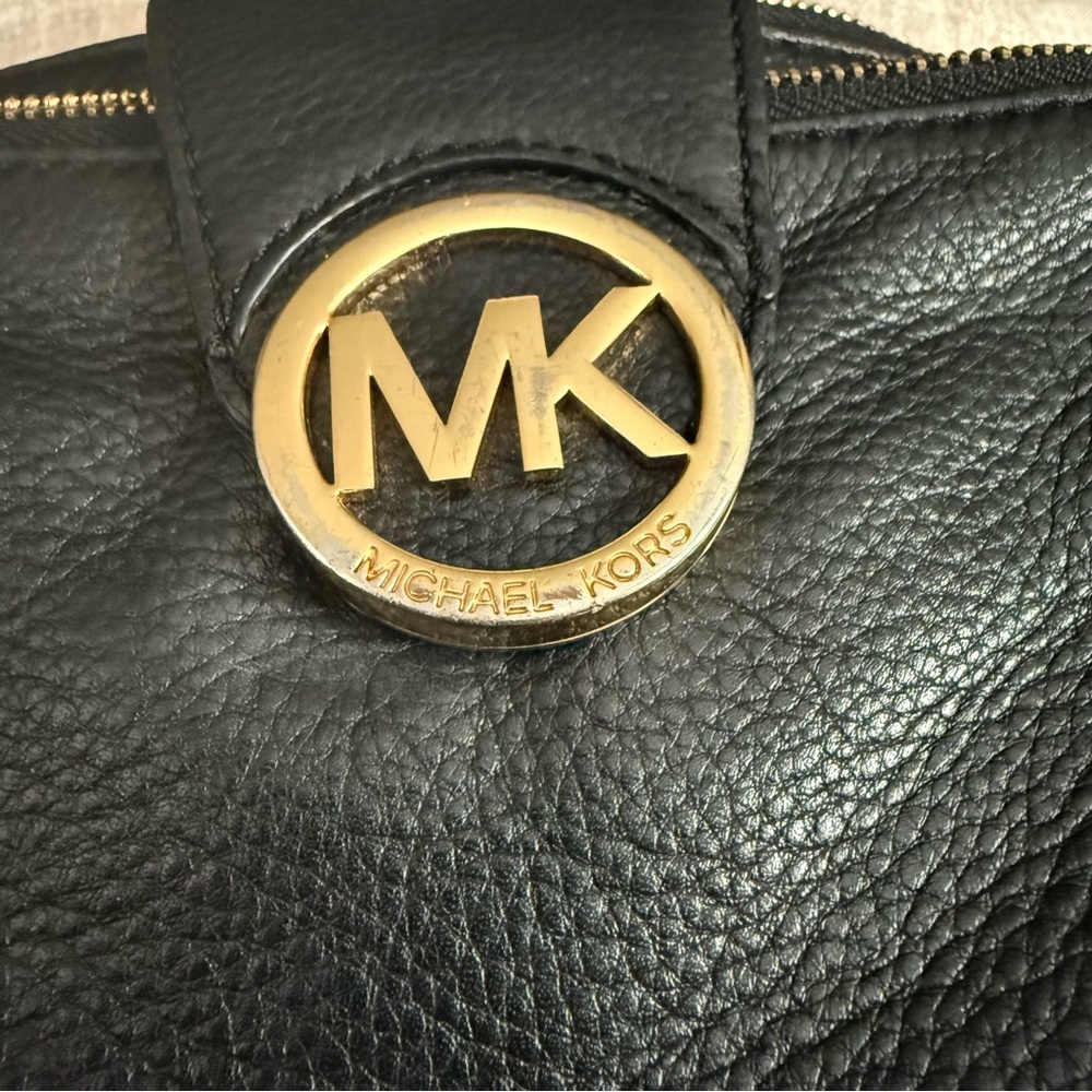 Michael Kors Black Crossbody Bag w/Built in Wallet & Gold Logo & Hardware, UGC - Picture 14 of 16